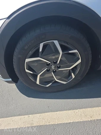 2024 Hyundai IONIQ 5 SE - miniatura 17