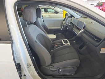 2024 Hyundai IONIQ 5 SE - miniatura 8