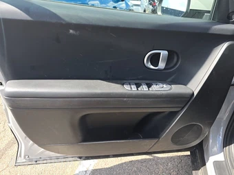 2024 Hyundai IONIQ 5 SE - miniatura 9