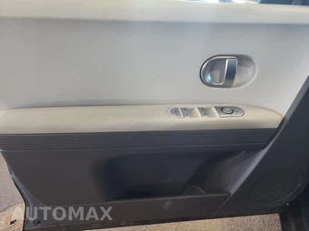 2024 Hyundai IONIQ 5 SE - miniatura 9