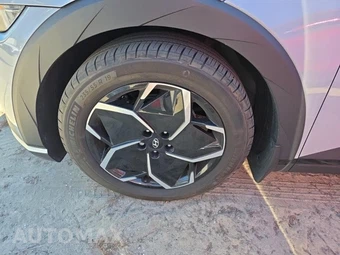 2024 Hyundai IONIQ 5 SE Standard Range - miniatura 17