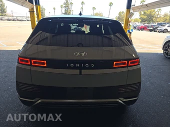 2024 Hyundai IONIQ 5 SE Standard Range - miniatura 5