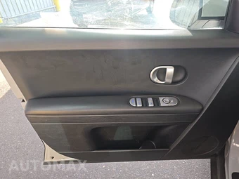 2024 Hyundai IONIQ 5 SE Standard Range - miniatura 9