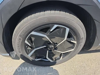 2024 Hyundai IONIQ 5 SE Standard Range - miniatura 17