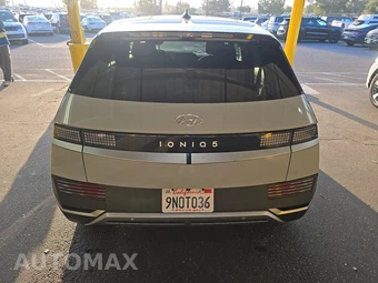 2024 Hyundai IONIQ 5 SE Standard Range - miniatura 5