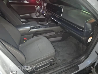 2024 Hyundai IONIQ 6 SE - miniatura 8