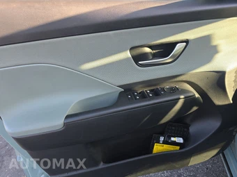 2024 Hyundai Kona Electric Limited - miniatura 15