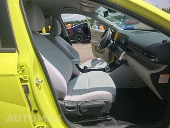 2024 Hyundai Kona Electric SE - miniatura 8