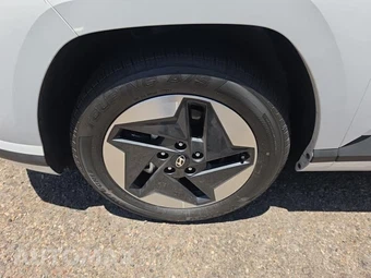 2024 Hyundai Kona Electric SEL - miniatura 17
