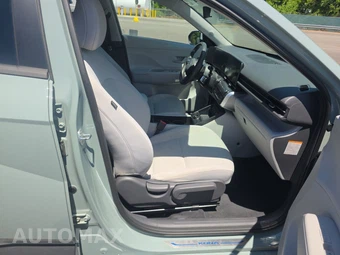 2024 Hyundai Kona Electric SEL - miniatura 8