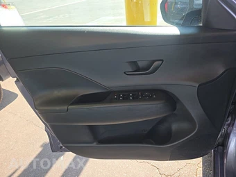 2024 Hyundai Kona Electric SEL - miniatura 9
