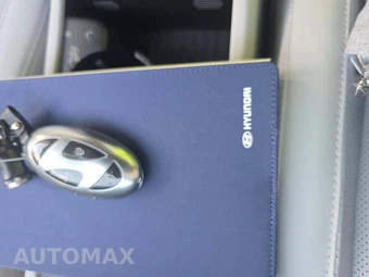 2024 Hyundai Kona Limited - miniatura 8