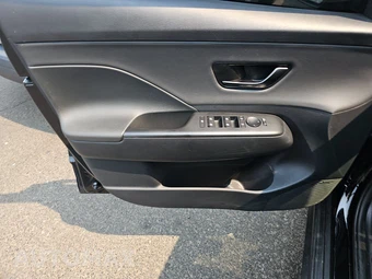 2024 Hyundai Kona N Line - miniatura 9