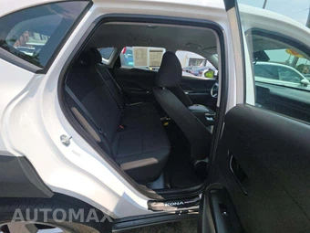 2024 Hyundai Kona SE - miniatura 16