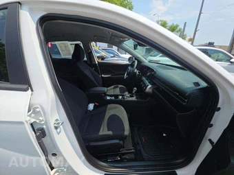 2024 Hyundai Kona SE - miniatura 18