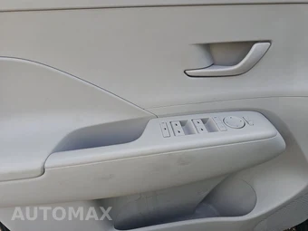 2024 Hyundai Kona SEL - miniatura 9