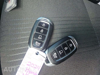 2024 Hyundai Venue Limited - miniatura 8