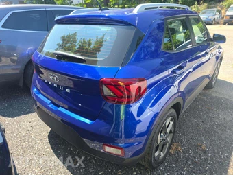 2024 Hyundai Venue Limited - miniatura 3