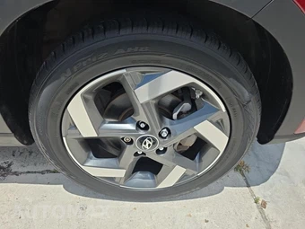 2024 Hyundai Venue Limited - miniatura 9