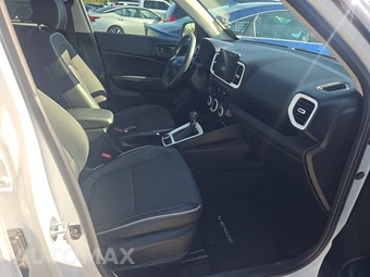 2024 Hyundai Venue Limited - miniatura 8