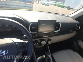 2024 Hyundai Venue SEL - miniatura 11