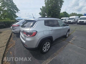 2024 Jeep Compass Latitude - miniatura 3