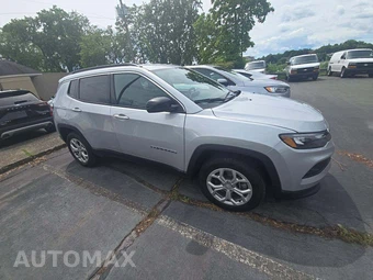 2024 Jeep Compass Latitude - miniatura 4
