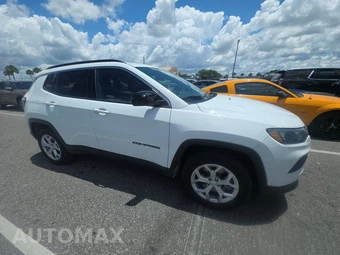 2024 Jeep Compass Latitude - miniatura 3