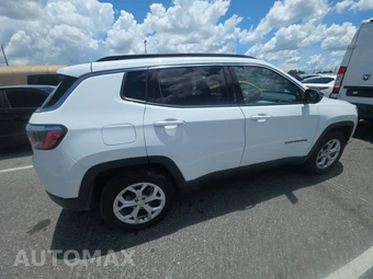 2024 Jeep Compass Latitude - miniatura 4