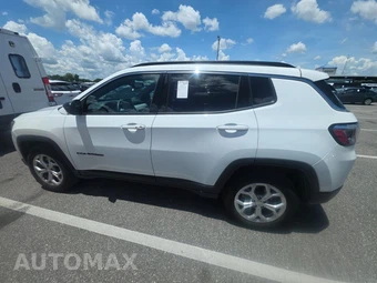 2024 Jeep Compass Latitude - miniatura 6