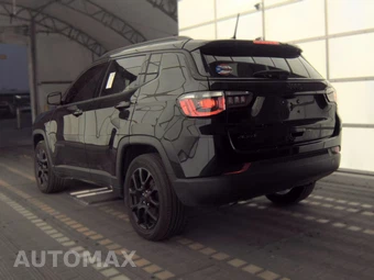 2024 Jeep Compass Latitude - miniatura 8