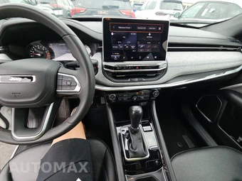 2024 Jeep Compass Latitude - miniatura 11