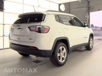 2024 Jeep Compass Latitude - miniatura 4