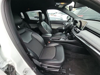 2024 Jeep Compass Latitude - miniatura 8