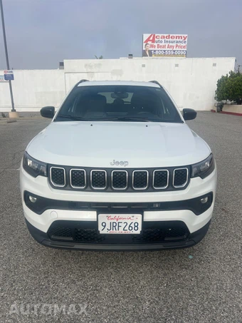 2024 Jeep Compass Latitude - miniatura 8