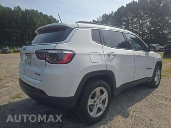 2024 Jeep Compass Latitude - miniatura 3