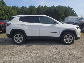 2024 Jeep Compass Latitude - miniatura 4