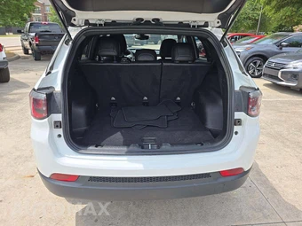 2024 Jeep Compass Latitude - miniatura 14