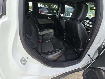 2024 Jeep Compass Latitude - miniatura 16