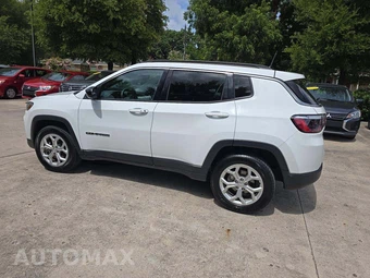 2024 Jeep Compass Latitude - miniatura 2