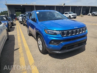 2024 Jeep Compass Latitude - miniatura 3
