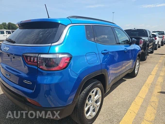2024 Jeep Compass Latitude - miniatura 4