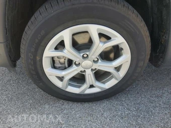 2024 Jeep Compass Latitude - miniatura 3