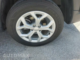 2024 Jeep Compass Latitude - miniatura 4