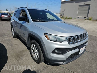 2024 Jeep Compass Latitude - miniatura 3