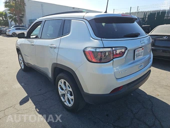 2024 Jeep Compass Latitude - miniatura 6