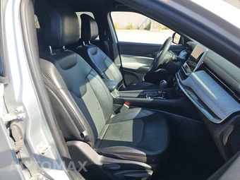 2024 Jeep Compass Latitude - miniatura 8