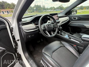 2024 Jeep Compass Latitude - miniatura 17