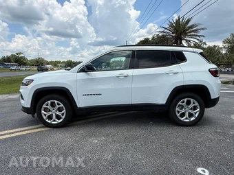 2024 Jeep Compass Latitude - miniatura 2