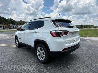 2024 Jeep Compass Latitude - miniatura 3